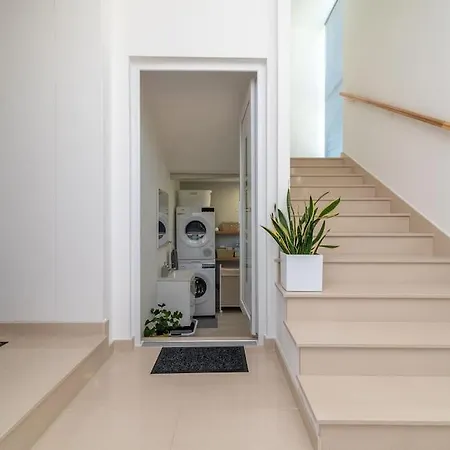 Apartman Beachfront With Parking *