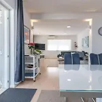 Apartamento Beachfront With Parking