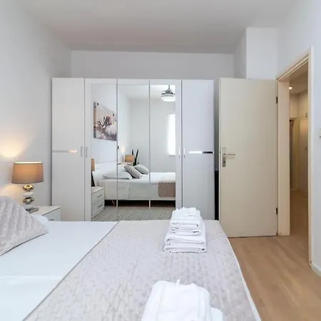 Beachfront With Parking Apartamento *