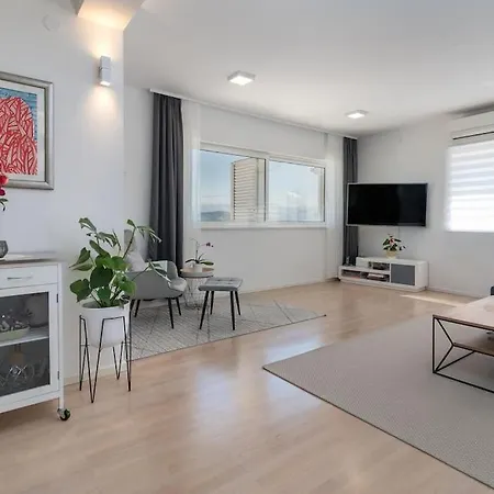 Apartman Beachfront With Parking *