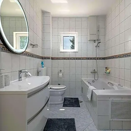 Apartment Beachfront With Parking *