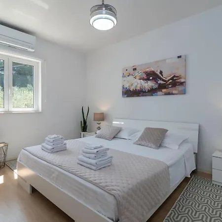 Beachfront With Parking Slatine