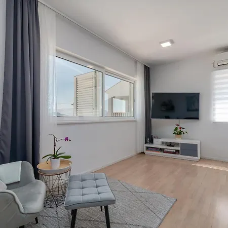 Beachfront With Parking Apartman